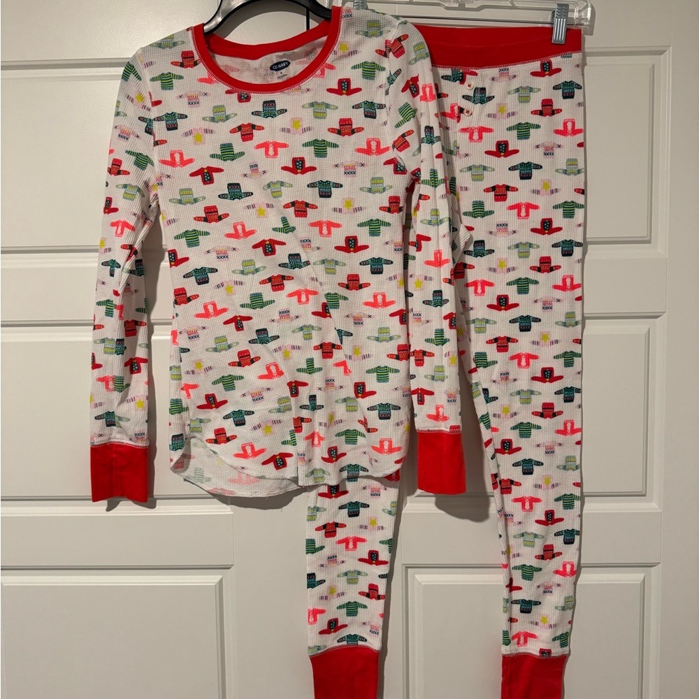 Old Navy Women's Pajama Set with Red and Multicolor Print